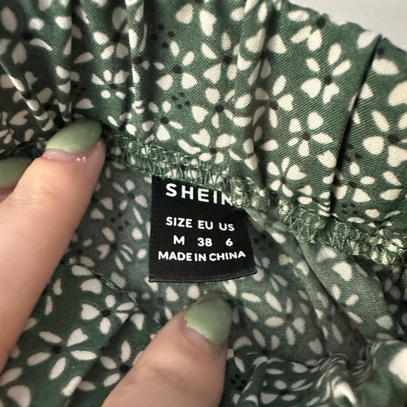 SHEIN Soleia Green and White Ditsy Floral Print Knot Crop Top w/ Skirt - Picture 7 of 8